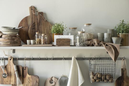 Knaggrekke med 5 knagger – rustfritt stål-look