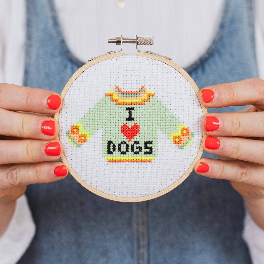 Broderisett – «I Love Dogs»