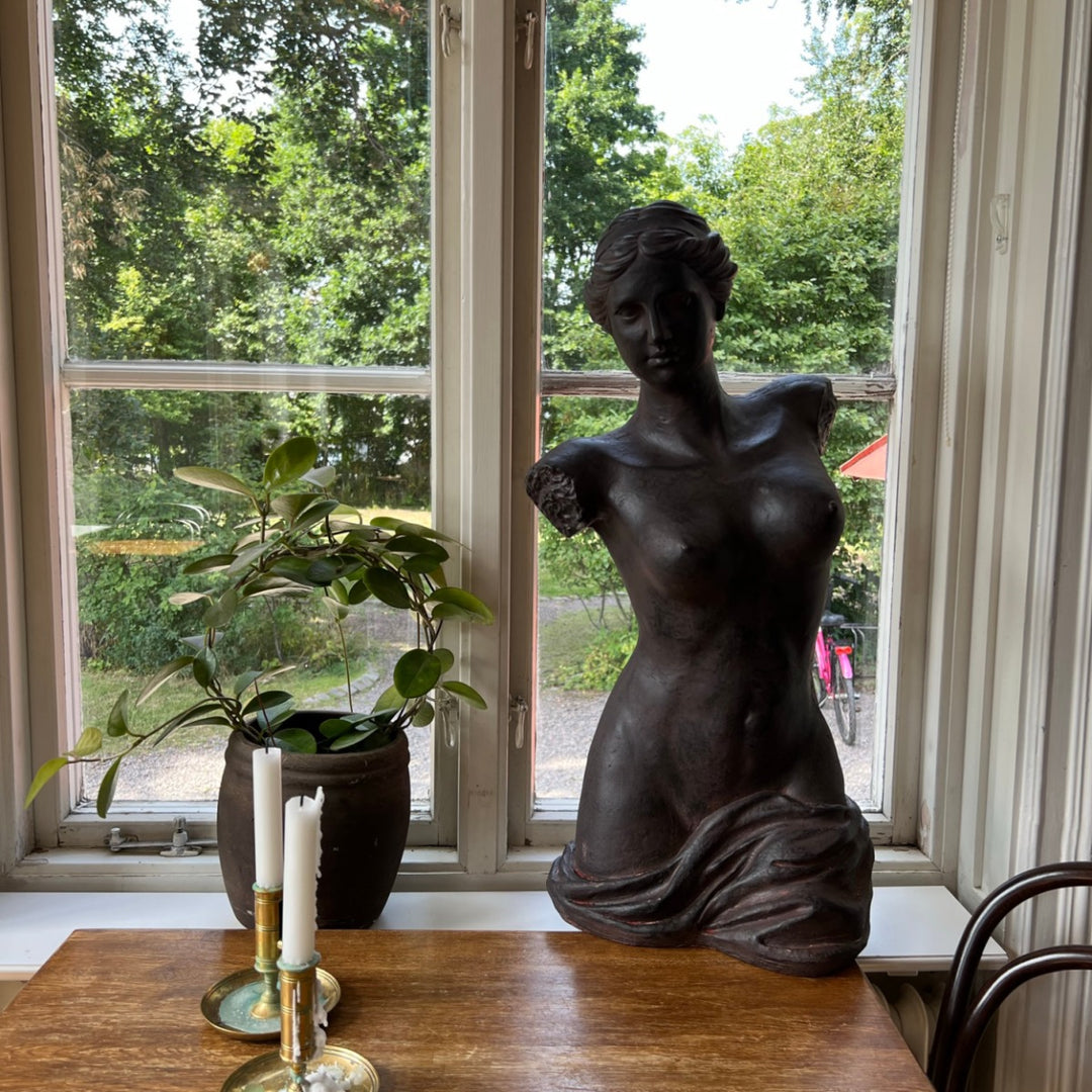 Torso kvinne – 32x26x70 cm,