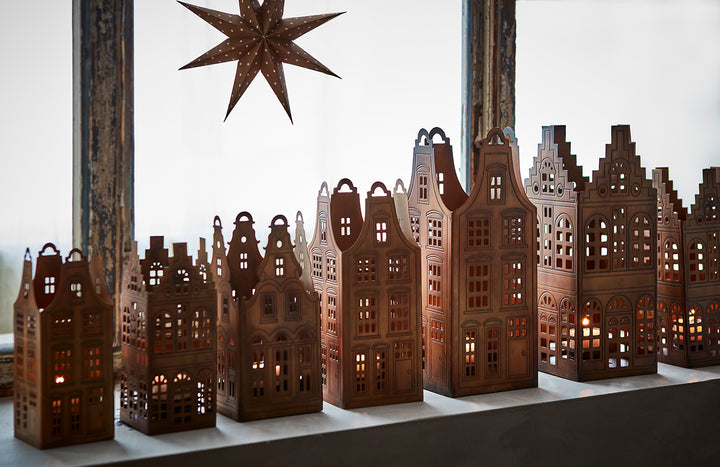 Lykt Hus Design 2 – messingfarget