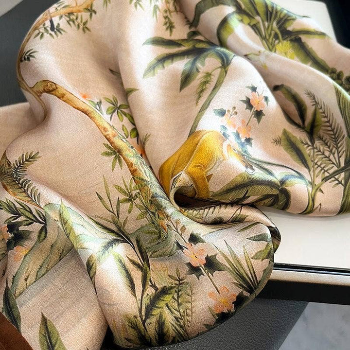 Silkeskjerf – Vintage Jungle 70 × 70 cm
