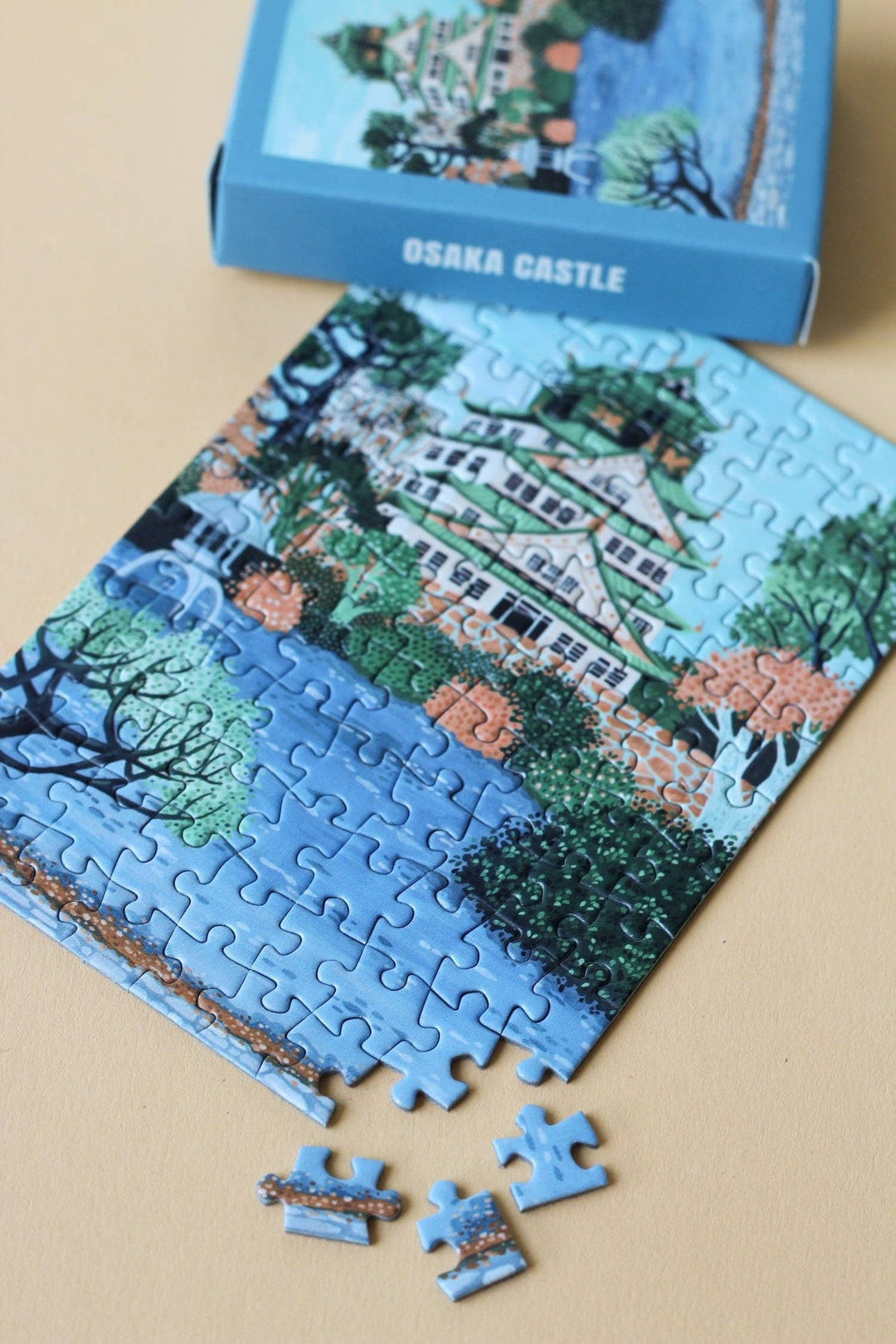 Minipuslespill Osaka Castle – Illustrert av Ellen Gözel-Niehoff (99 brikker)