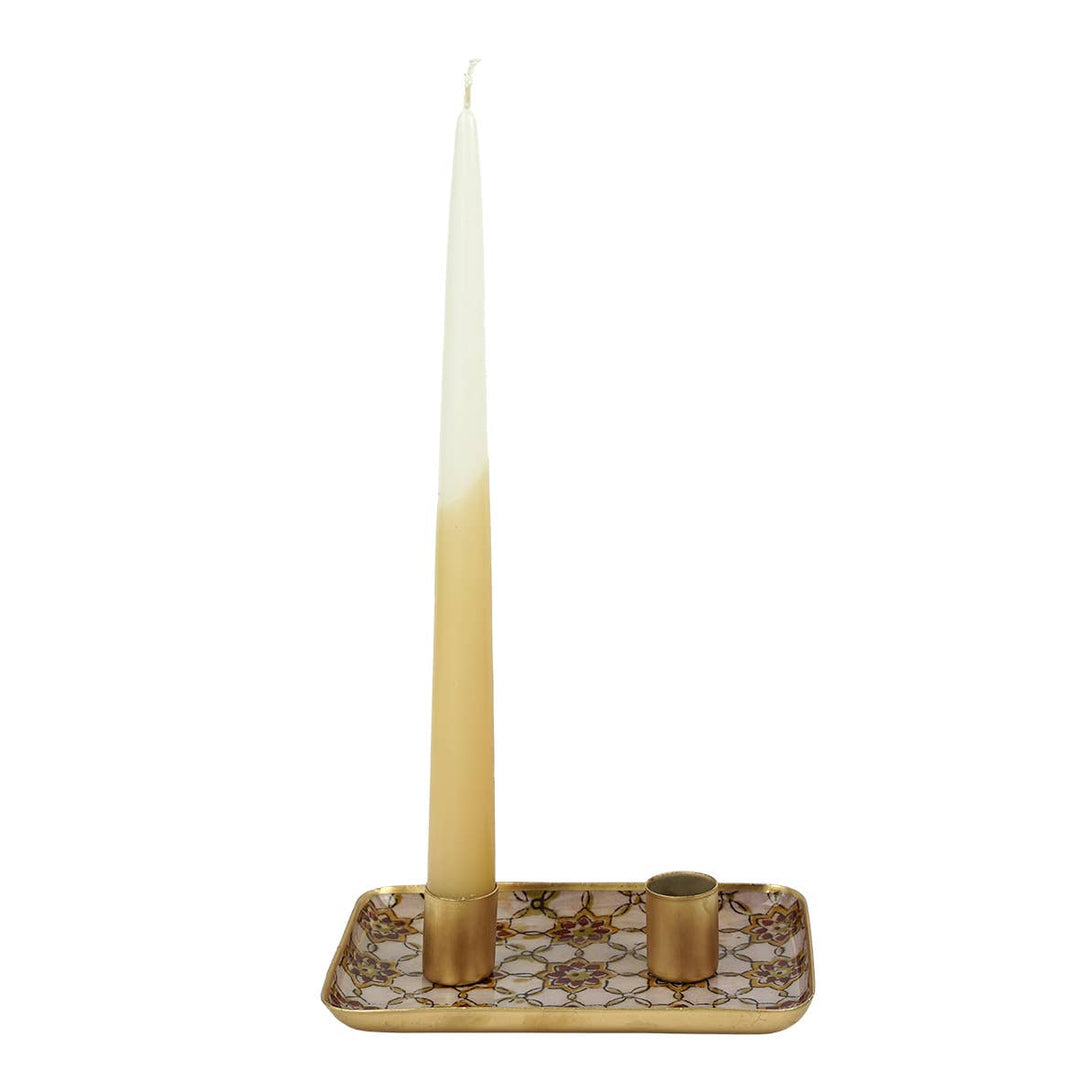 Magnetisk lysestake i messingfarget metall – fleksibel eleganse til dine emaljefat