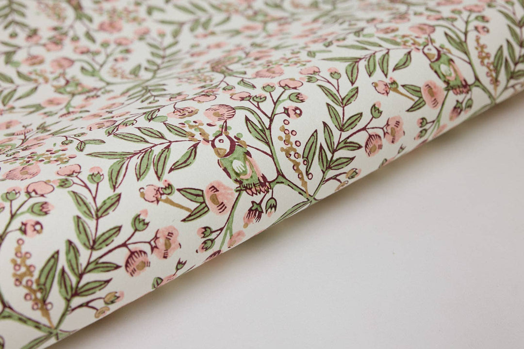 Håndtrykket gavepapir – Songbird Blush