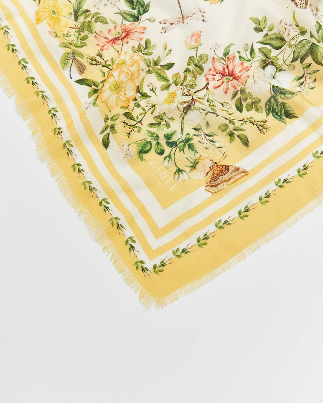 Fable Skjerf - Cybele Yellow Narrative - 120*120 cm