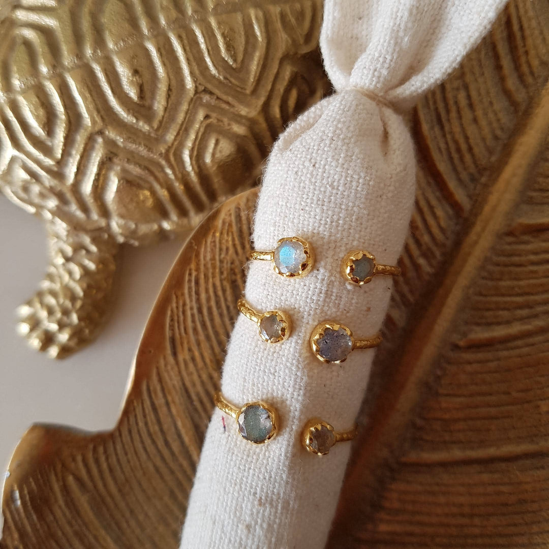 Ring Wild Bloom – Lunar Shield Ring