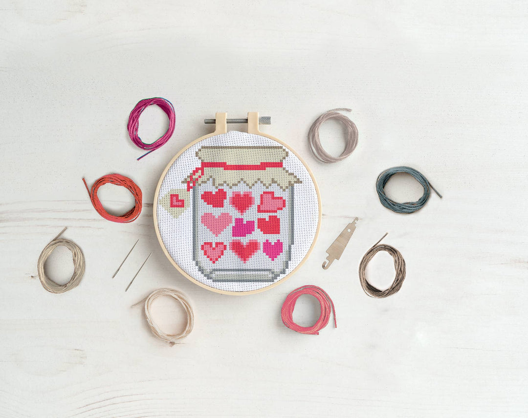 Broderisett – Korssting Hjerter i glass