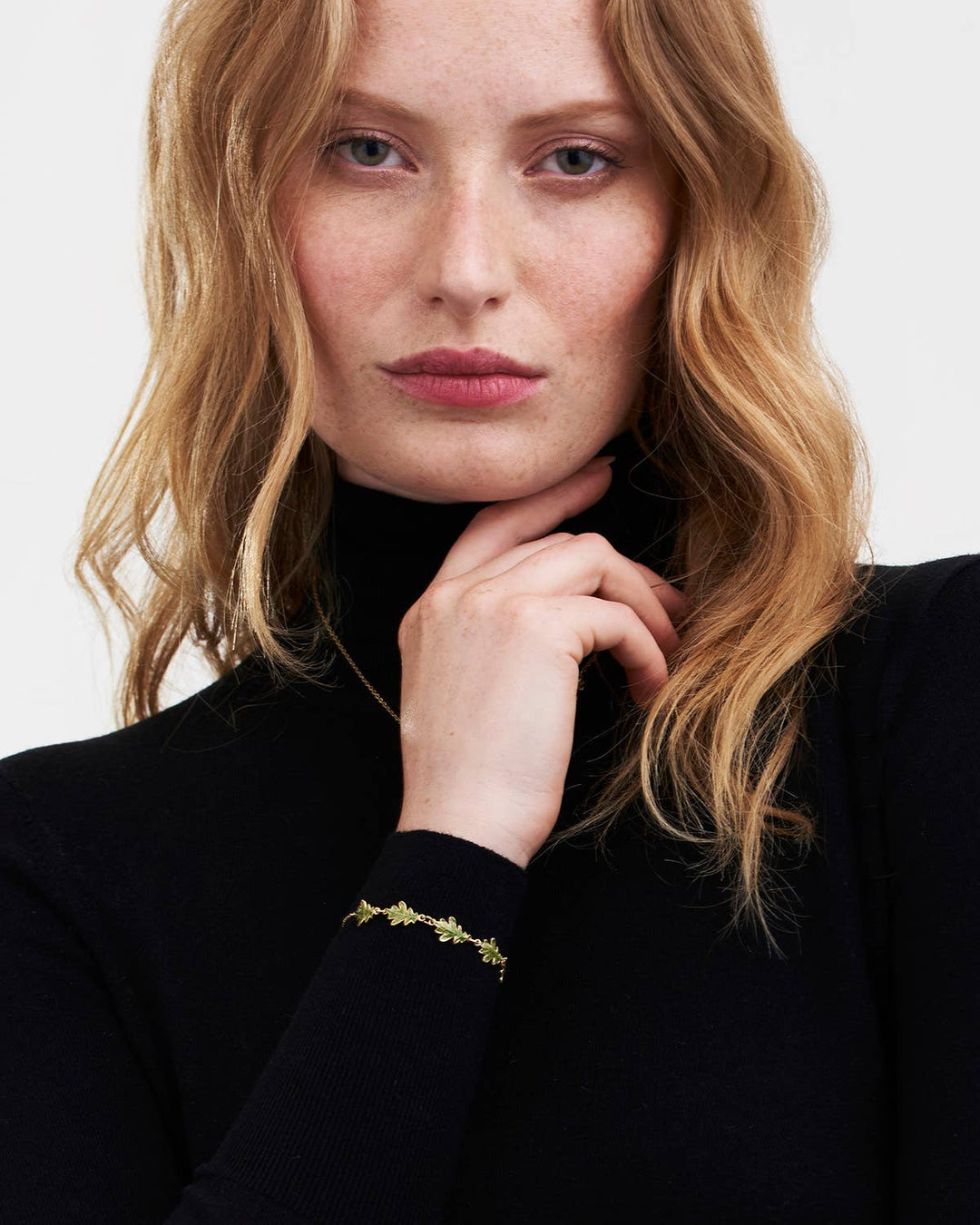 Armbånd med eikeblad