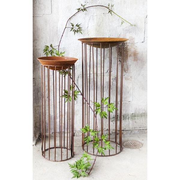 Piedestal i rustfarget metall