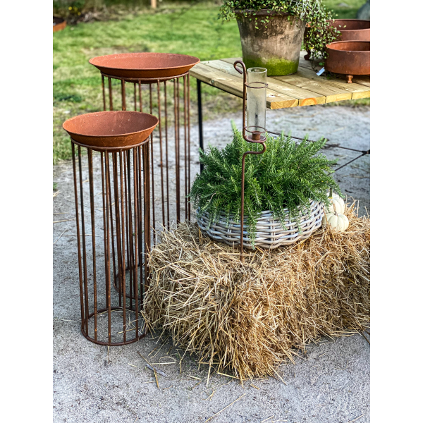 Piedestal i rustfarget metall