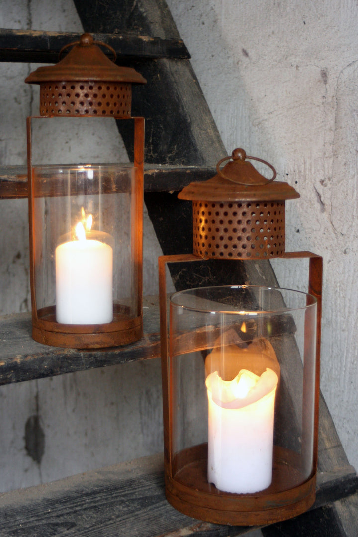 Lykt i rustfinish med stormglass - Stor modell