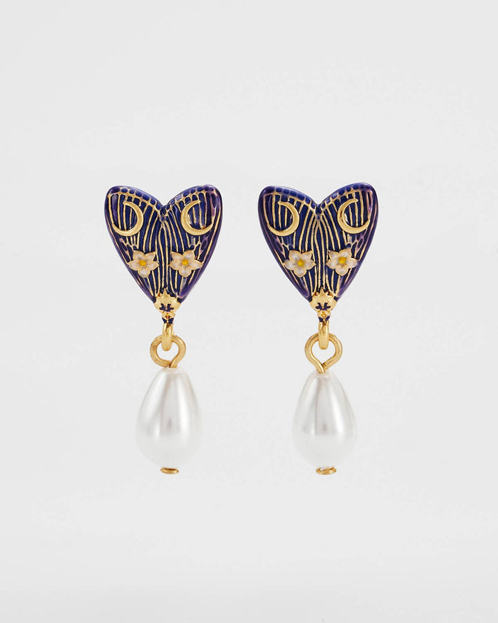 Jasmine Moon Butterfly – øredobber med perledråpe