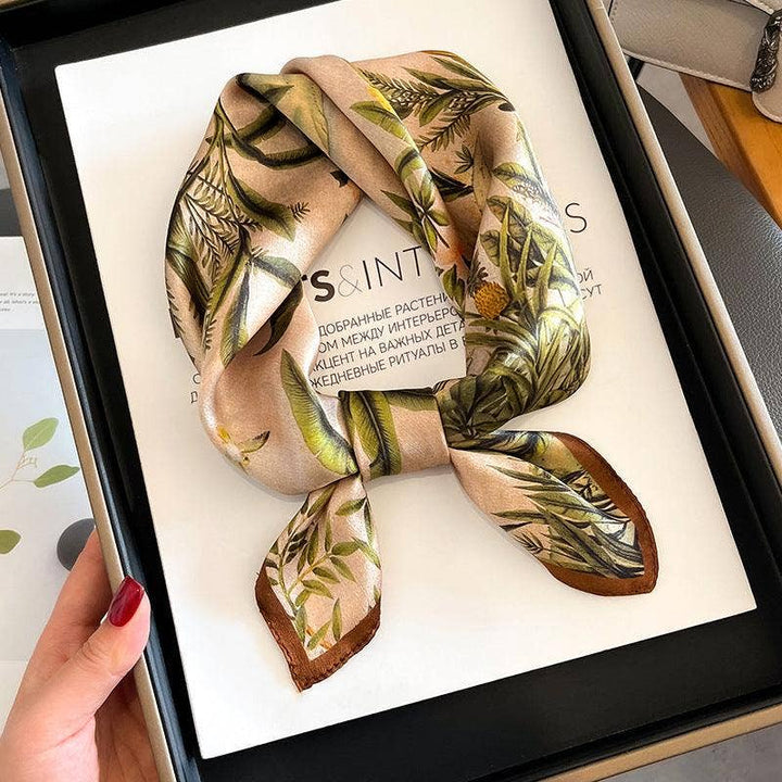 Silkeskjerf – Vintage Jungle 70 × 70 cm