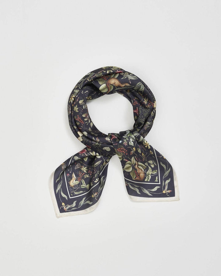 Skjerf - Wolf Garden Navy Square
