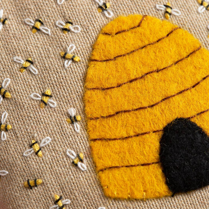 Broderisett: Lavendelposer med hagedesign