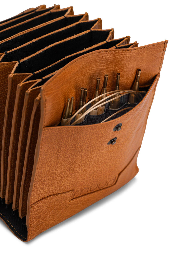 Premium pinnemappe til rundpinner – Betina XL