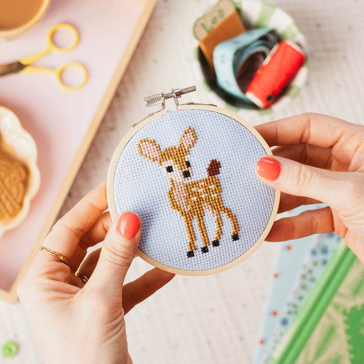 Broderisett – Baby Hjort