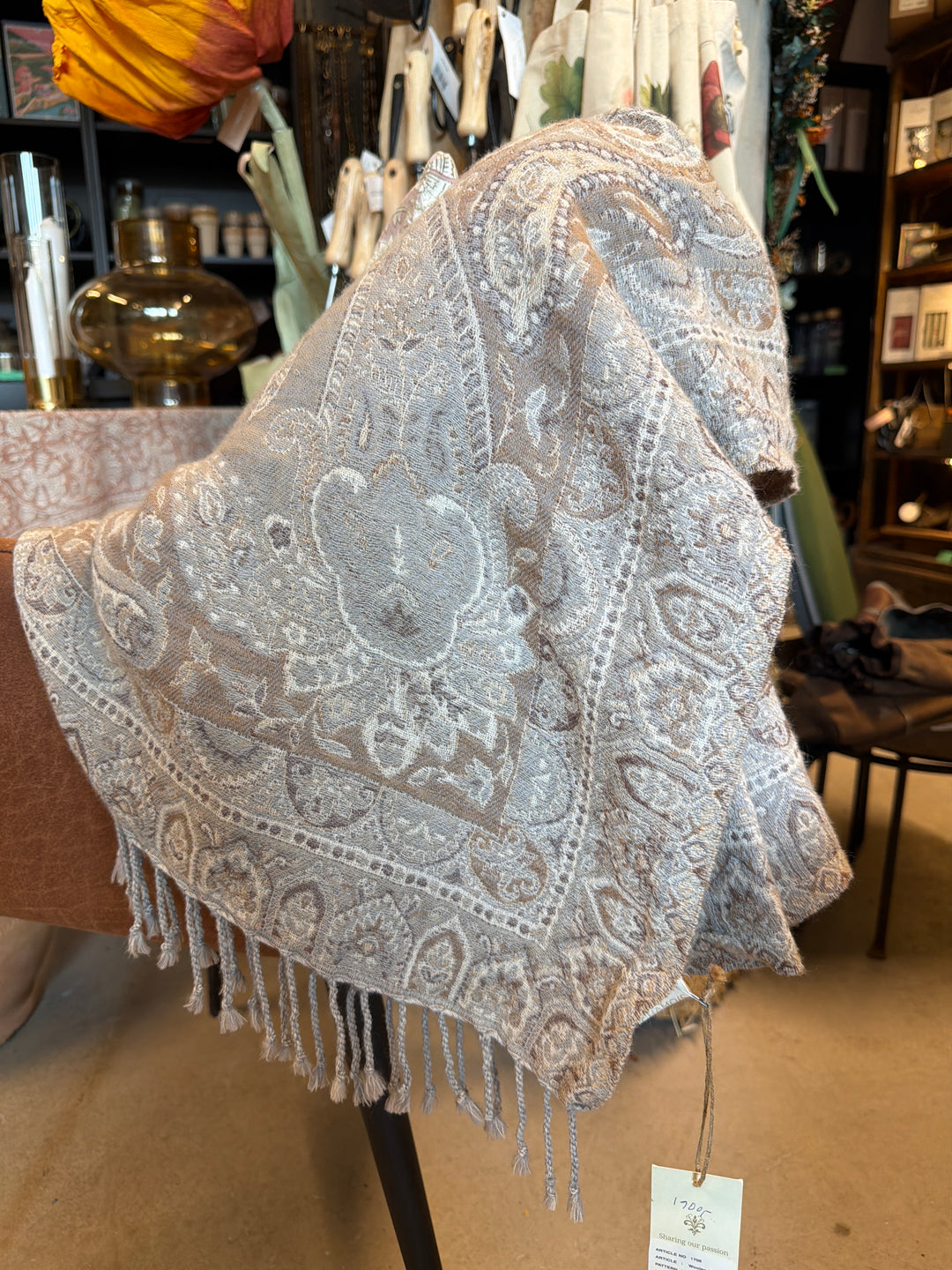 Chamois Ullpledd med paisleymønster – Beige