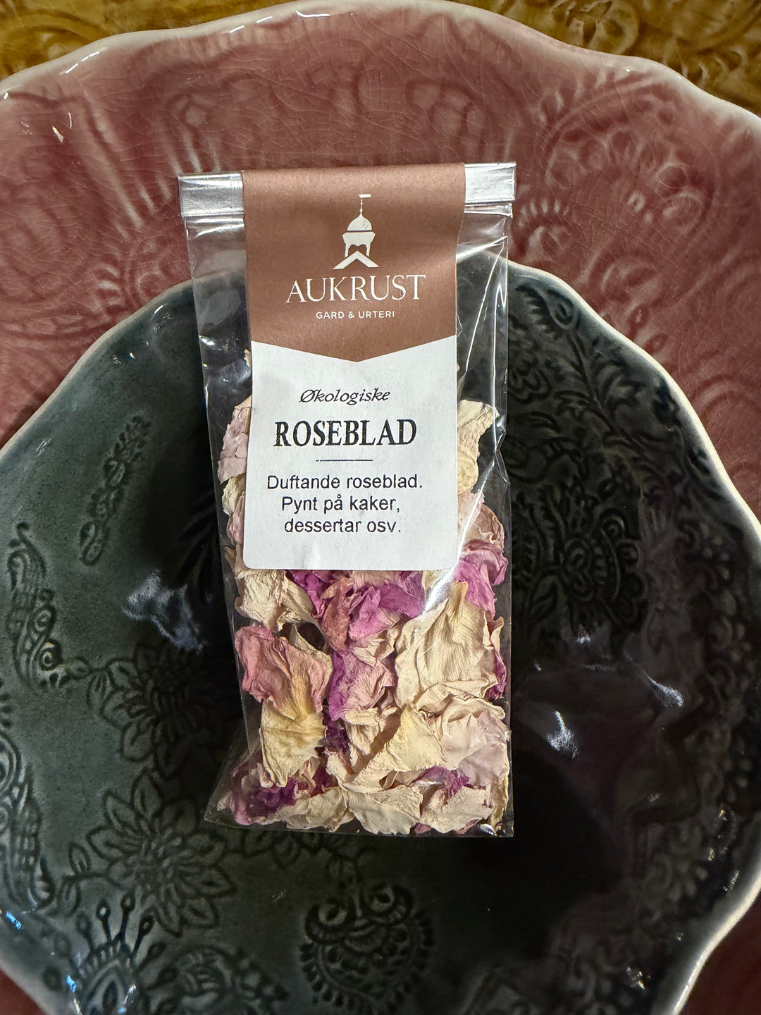Spiselige Roseblad fra Aukrust Gård & Urteri