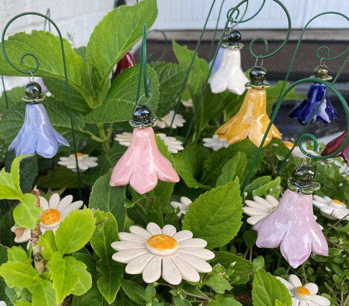 Håndlaget Klokkeblomst – Keramisk Blomst
