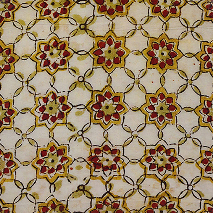 Emaljert fat med elegant mønster