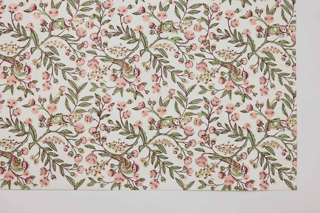 Håndtrykket gavepapir – Songbird Blush