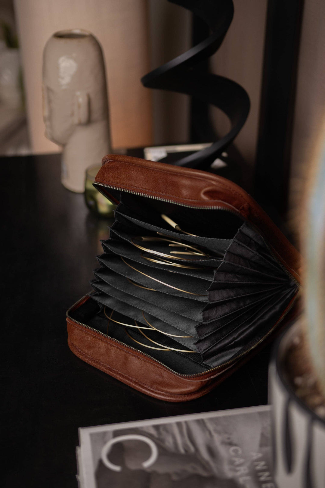 Voss – premium strikkeetui til strikkepinner