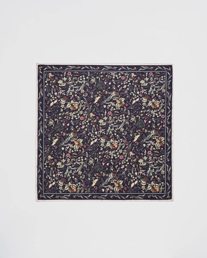 Skjerf - Wolf Garden Navy Square