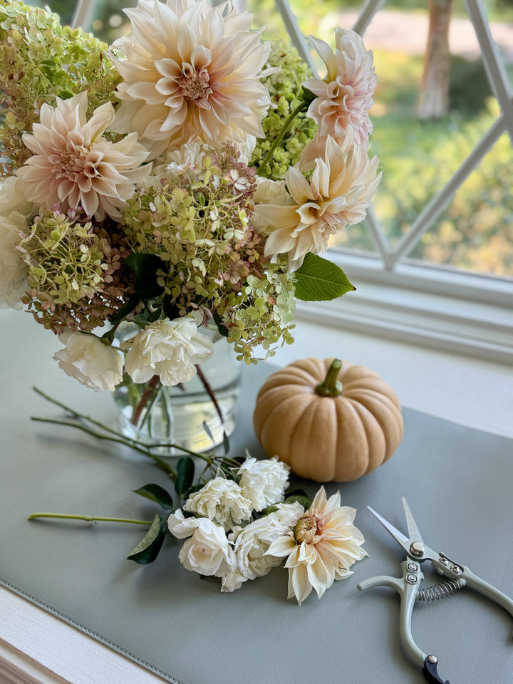 Bordmatte i vegansk skinn – Elegant arbeidsflate til planting og kreativt arbeid