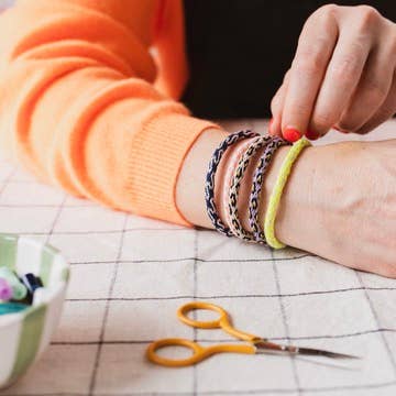 Kumihimo-sett – Lag dine egne armbånd