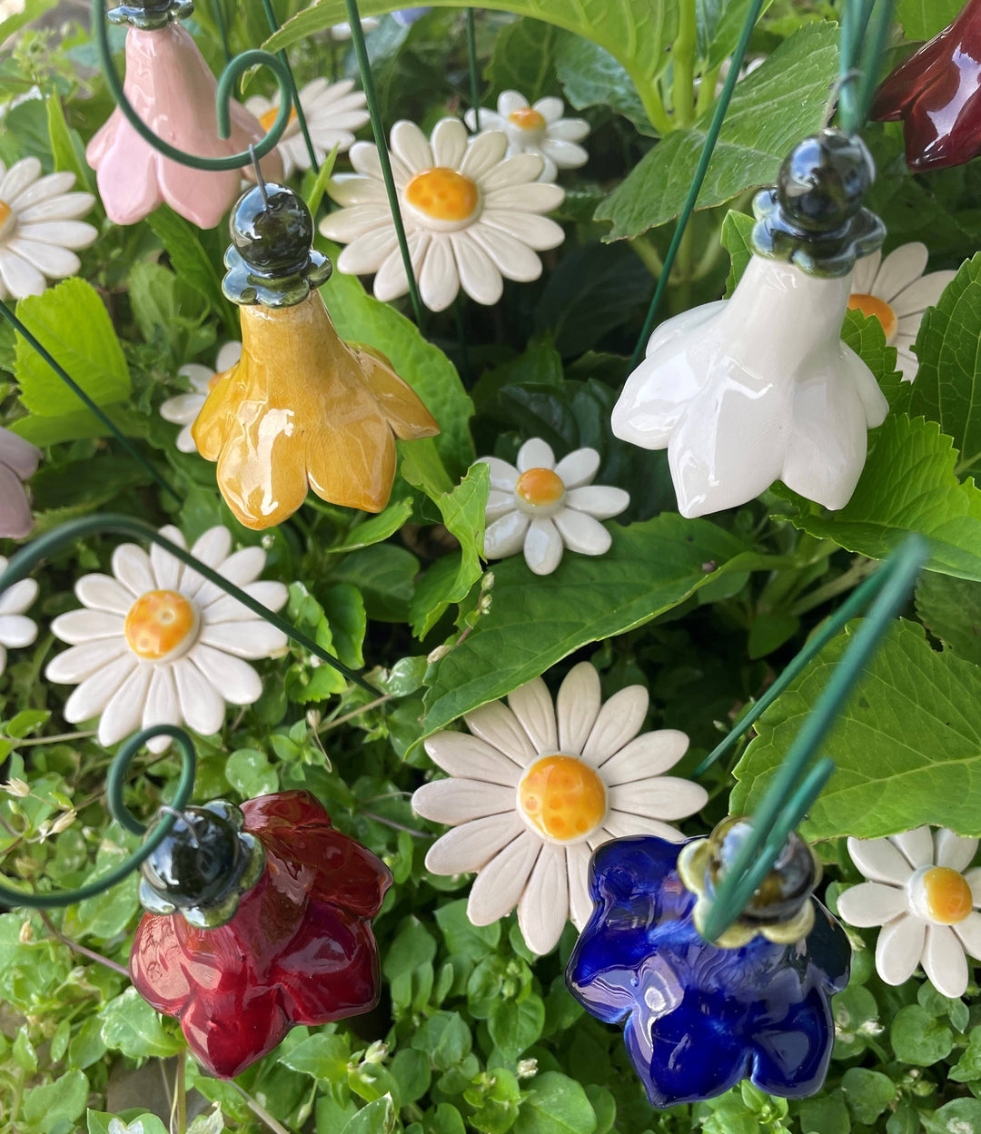 Håndlaget Klokkeblomst – Keramisk Blomst