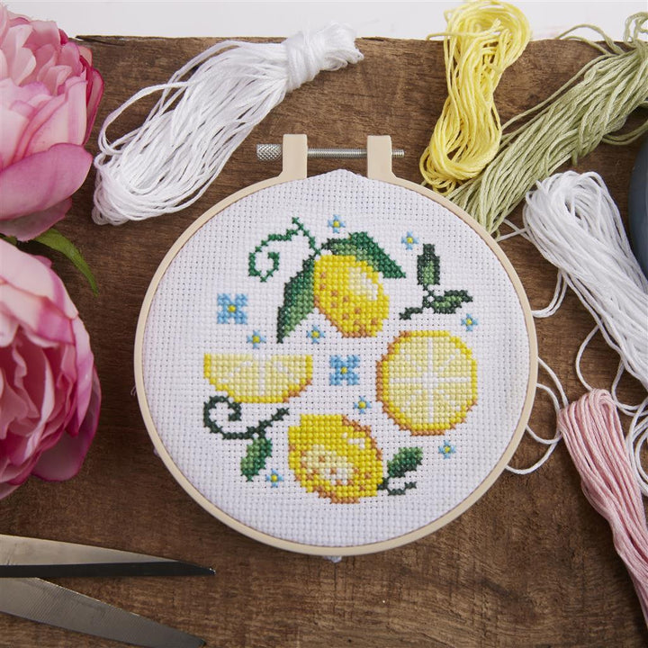 Broderisett – Korssting med sitronmotiv
