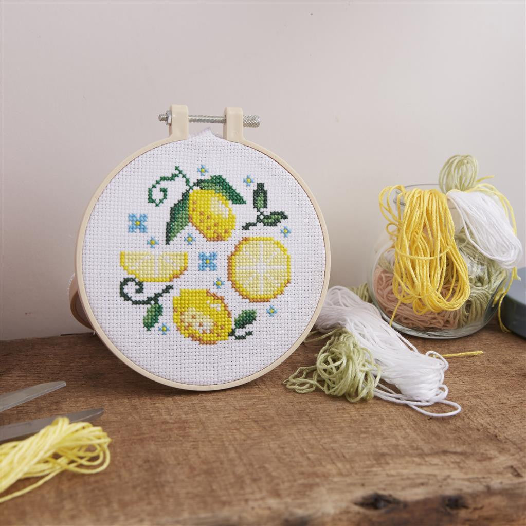 Broderisett – Korssting med sitronmotiv