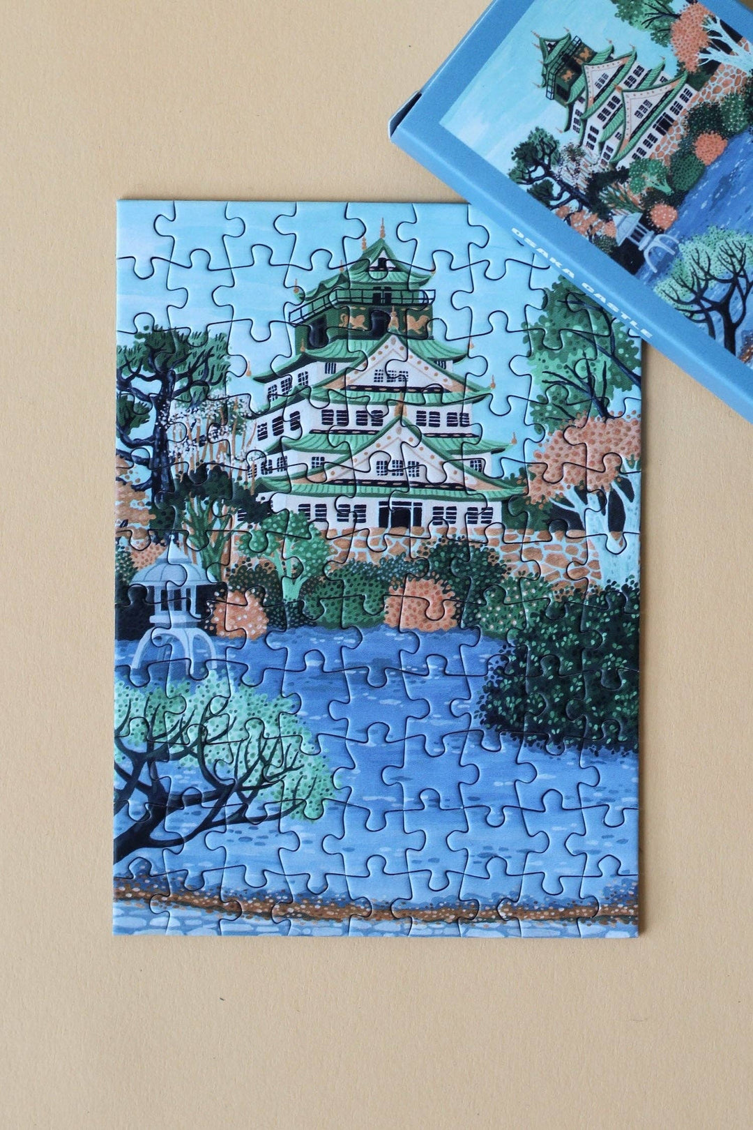 Minipuslespill Osaka Castle – Illustrert av Ellen Gözel-Niehoff (99 brikker)
