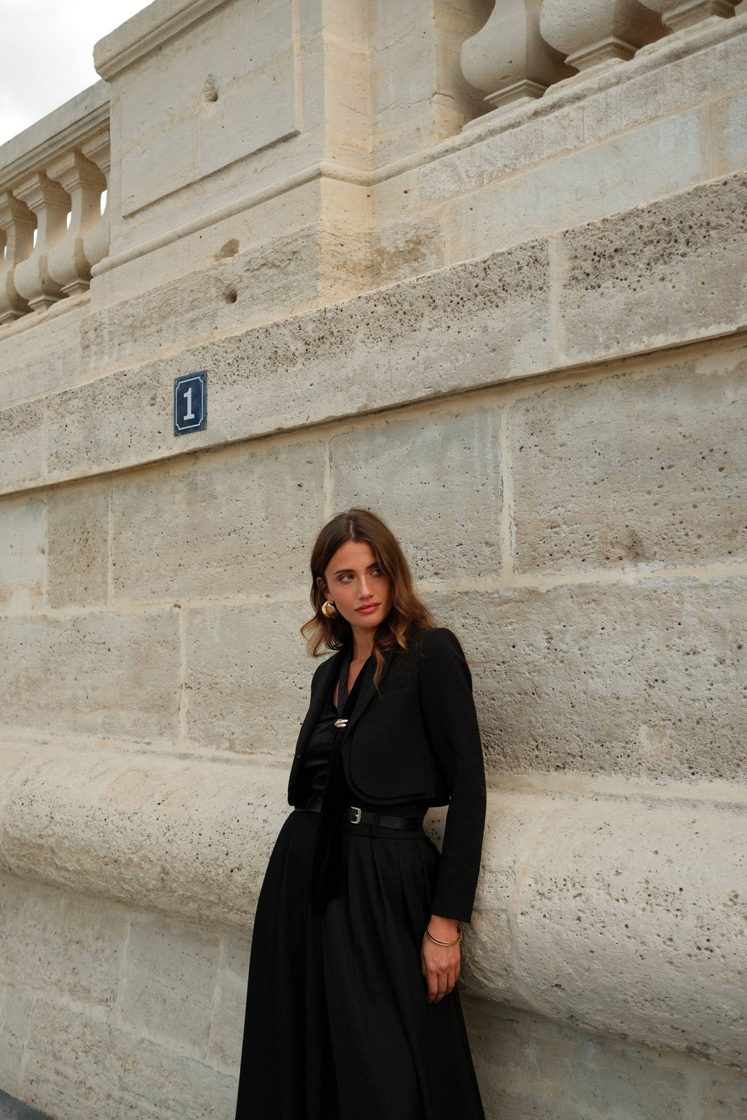 Elegant skjørt med belte - Sort