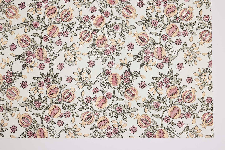 Håndtrykket gavepapir – Pomegranate Pink Earth