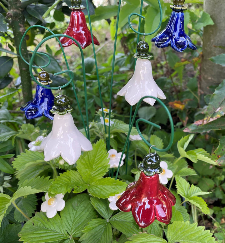 Håndlaget Klokkeblomst – Keramisk Blomst