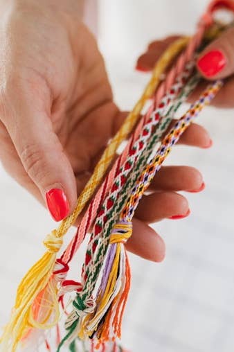 Kumihimo-sett – Lag dine egne armbånd